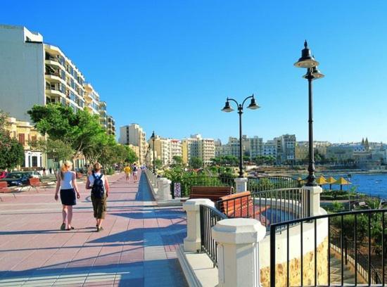 סליאמה Perfect Location, Modern 2Br Apartment מראה חיצוני תמונה